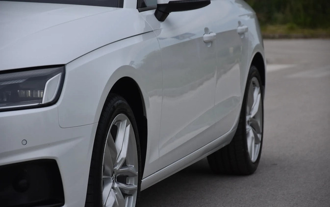 Audi A4 cena 109900 przebieg: 180000, rok produkcji 2019 z Kielce małe 742